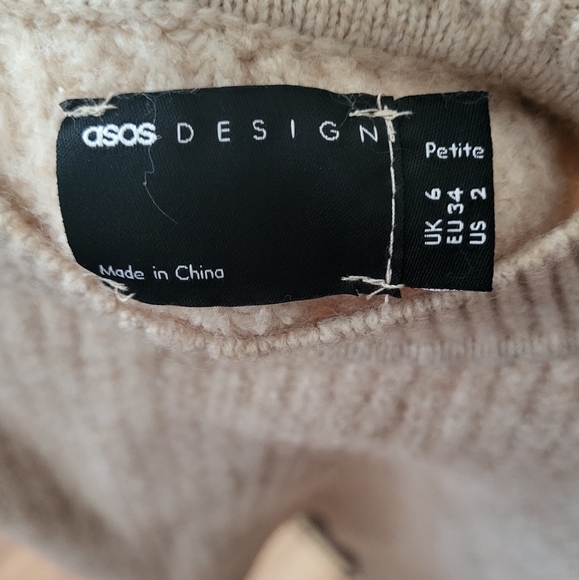 ASOS PETITE CROPPED SWEATER - Picture 3 of 3